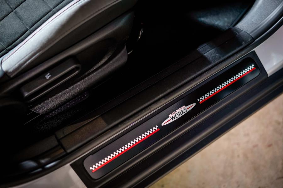 Логотип Mini John Cooper Works Countryman (F60) 2017 года  (MY) (фото 5 из 7)